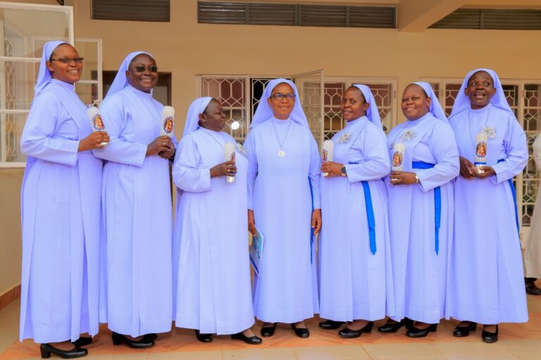 Silver Jubilarians with Superior General, Mother Speranza